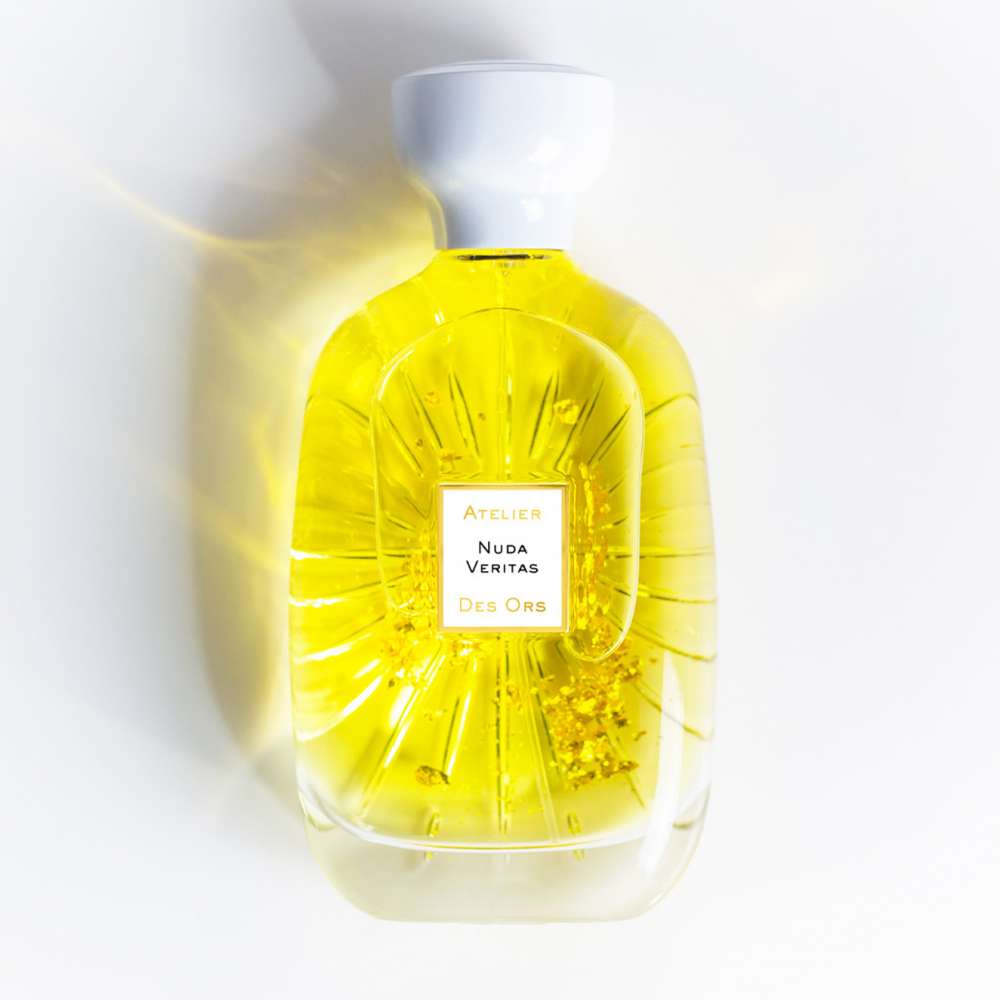 Nudas Veritas product shot shadow 1 - new